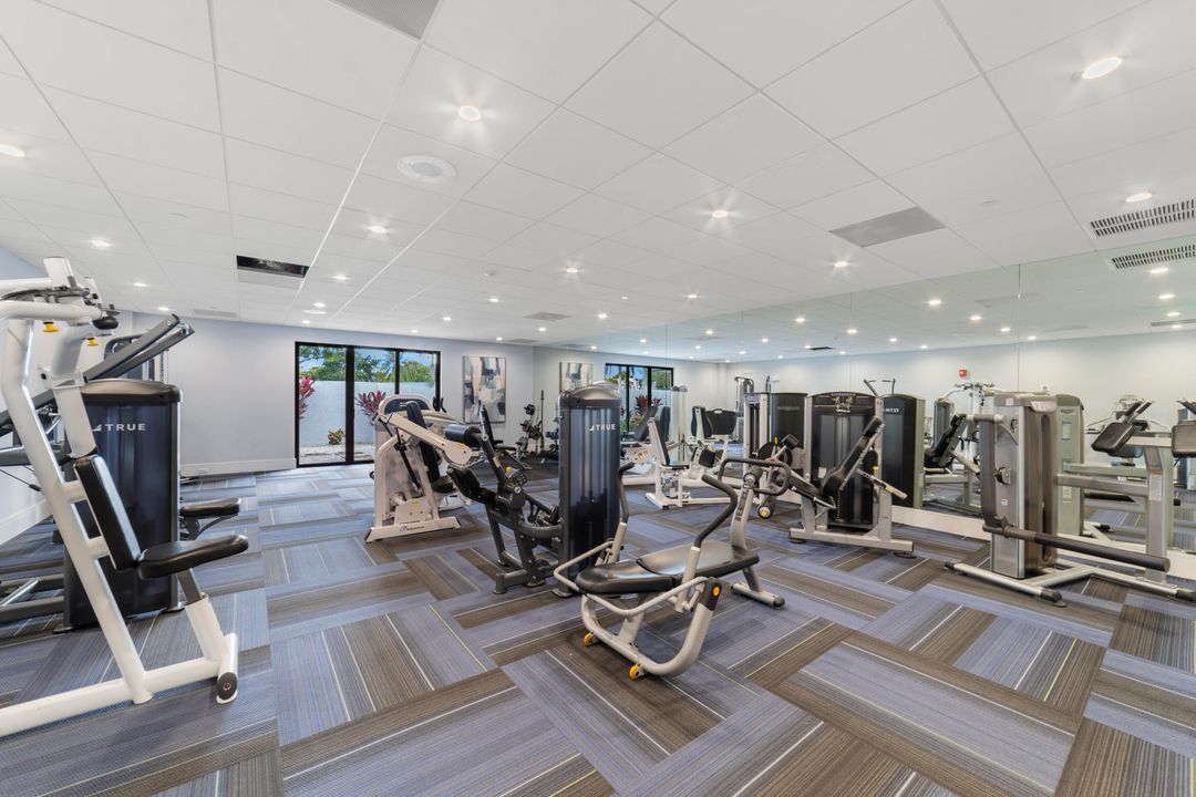 На продажу: $170,000 (2 спален, 2 ванн, 1040 Квадратных фут)