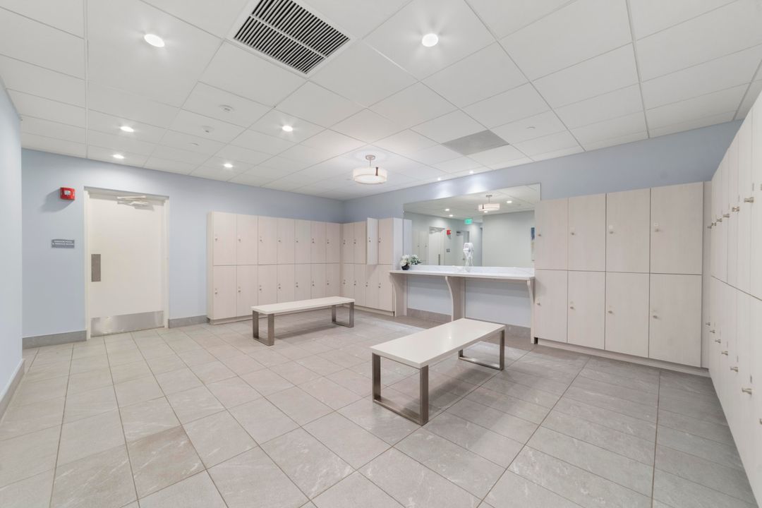 На продажу: $170,000 (2 спален, 2 ванн, 1040 Квадратных фут)