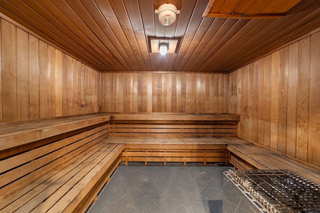 На продажу: $170,000 (2 спален, 2 ванн, 1040 Квадратных фут)