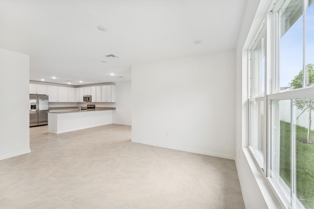 For Sale: $329,995 (4 beds, 2 baths, 1609 Square Feet)