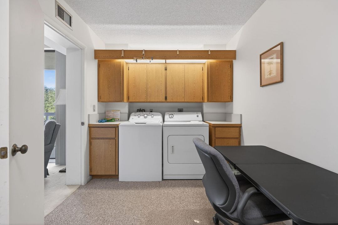 For Sale: $210,000 (2 beds, 2 baths, 1437 Square Feet)