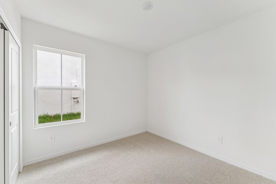 For Sale: $329,995 (4 beds, 2 baths, 1609 Square Feet)