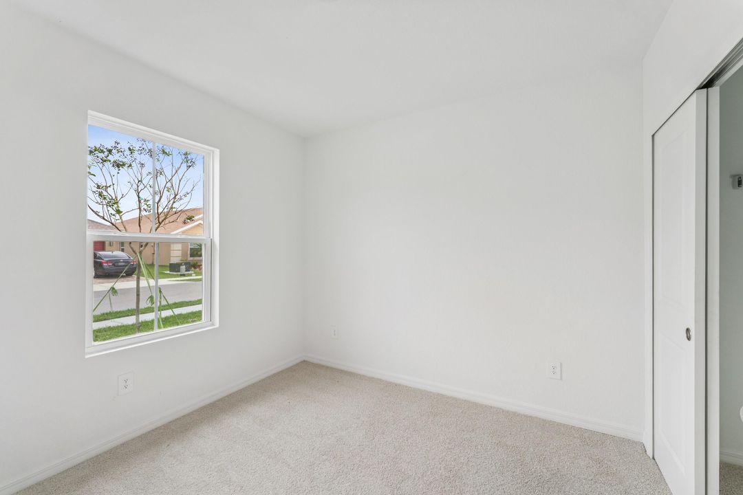 For Sale: $329,995 (4 beds, 2 baths, 1609 Square Feet)