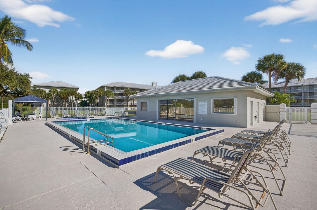 For Sale: $210,000 (2 beds, 2 baths, 1437 Square Feet)