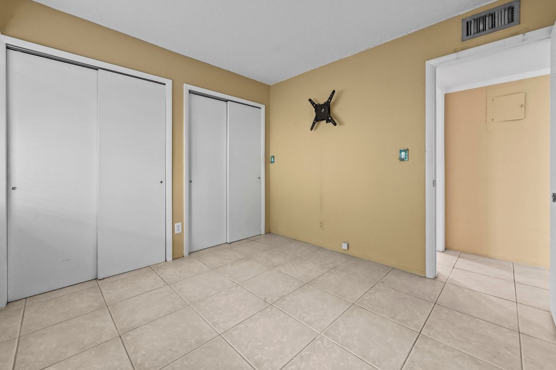 На продажу: $324,999 (2 спален, 1 ванн, 899 Квадратных фут)