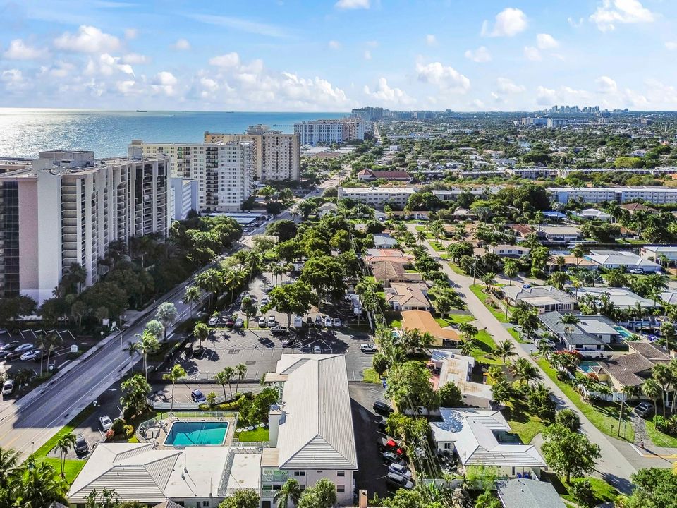 На продажу: $324,999 (2 спален, 1 ванн, 899 Квадратных фут)