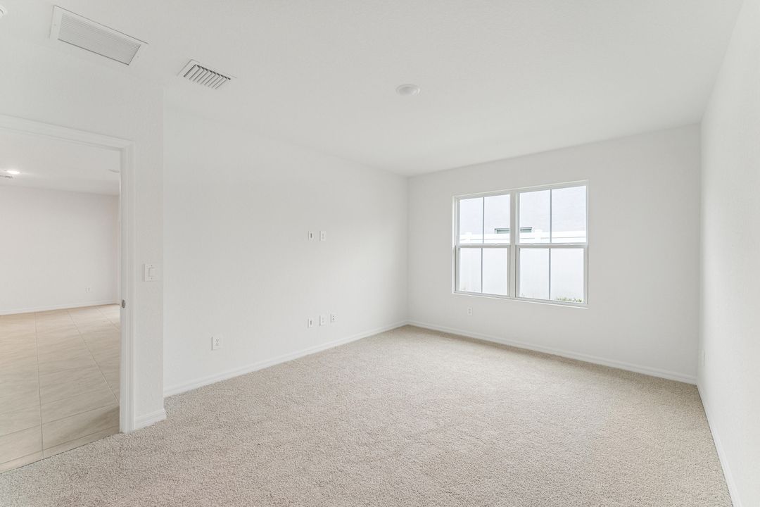 For Sale: $329,995 (4 beds, 2 baths, 1609 Square Feet)