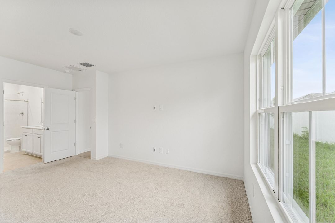 For Sale: $329,995 (4 beds, 2 baths, 1609 Square Feet)