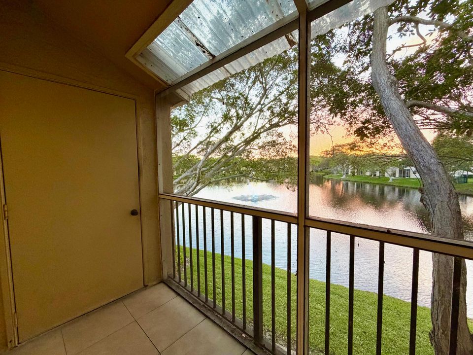 For Rent: $2,200 (3 beds, 2 baths, 1100 Square Feet)