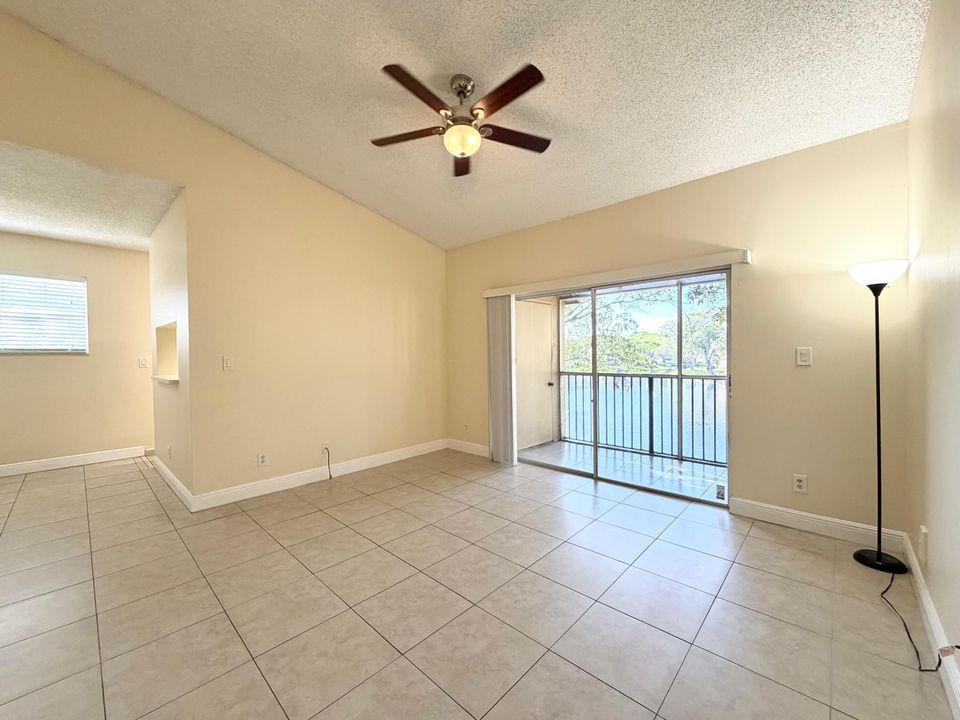 For Rent: $2,200 (3 beds, 2 baths, 1100 Square Feet)