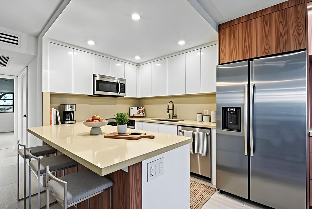 待售: $250,000 (2 贝兹, 2 浴室, 860 平方英尺)