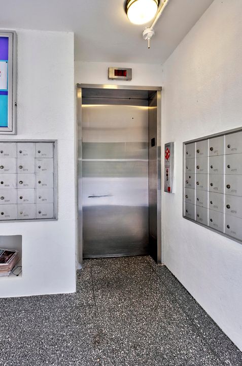 待售: $250,000 (2 贝兹, 2 浴室, 860 平方英尺)