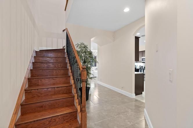 For Sale: $499,950 (3 beds, 2 baths, 2278 Square Feet)