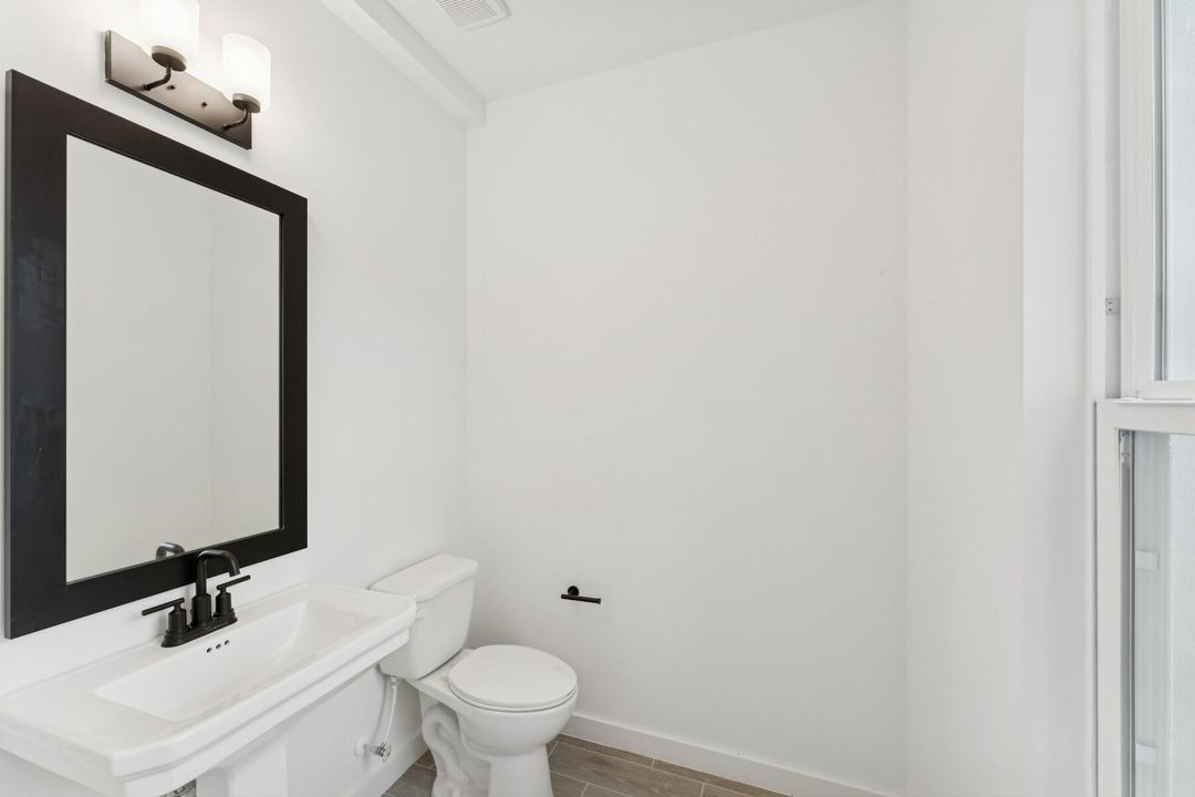 For Sale: $379,995 (3 beds, 2 baths, 1985 Square Feet)