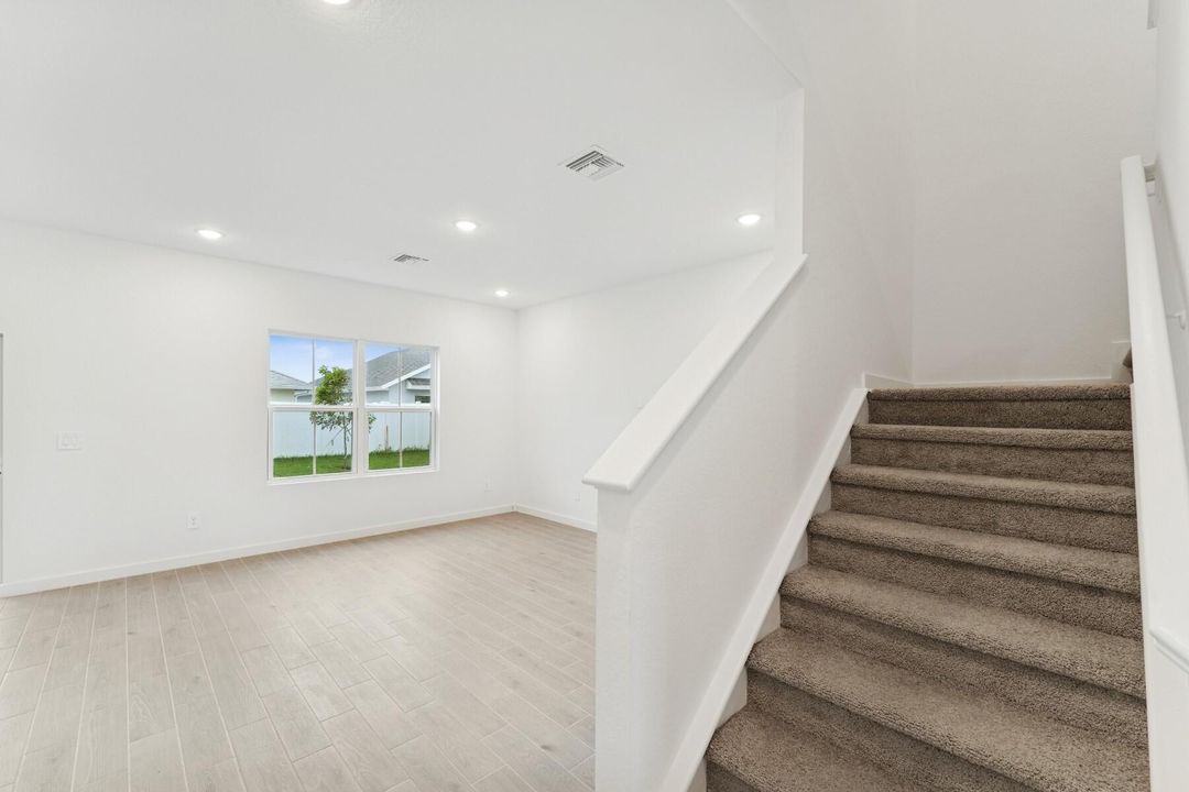 For Sale: $379,995 (3 beds, 2 baths, 1985 Square Feet)