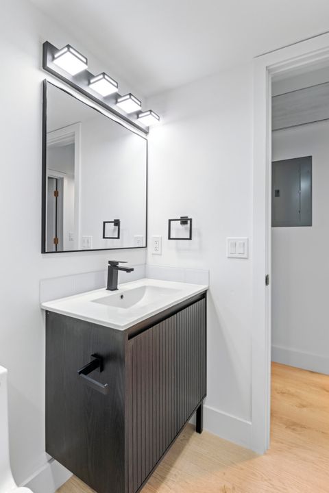 待售: $250,000 (2 贝兹, 2 浴室, 860 平方英尺)