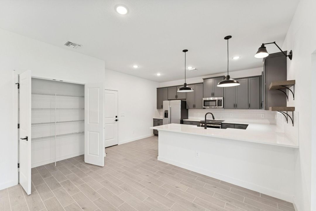 For Sale: $379,995 (3 beds, 2 baths, 1985 Square Feet)