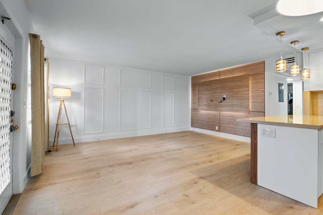 待售: $250,000 (2 贝兹, 2 浴室, 860 平方英尺)