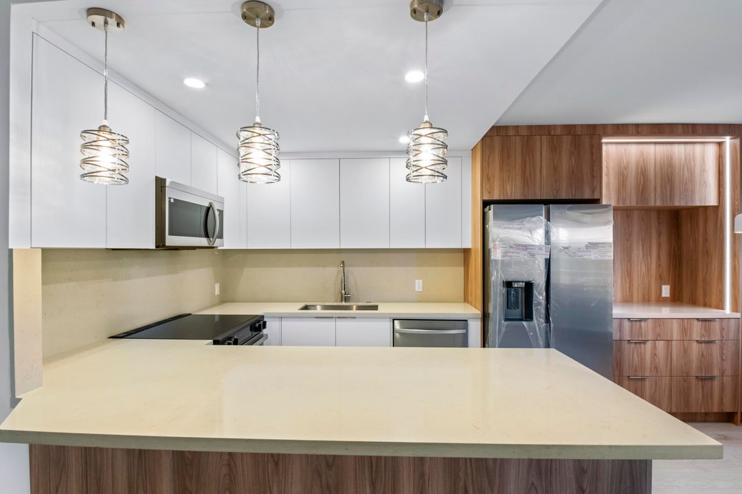 待售: $250,000 (2 贝兹, 2 浴室, 860 平方英尺)