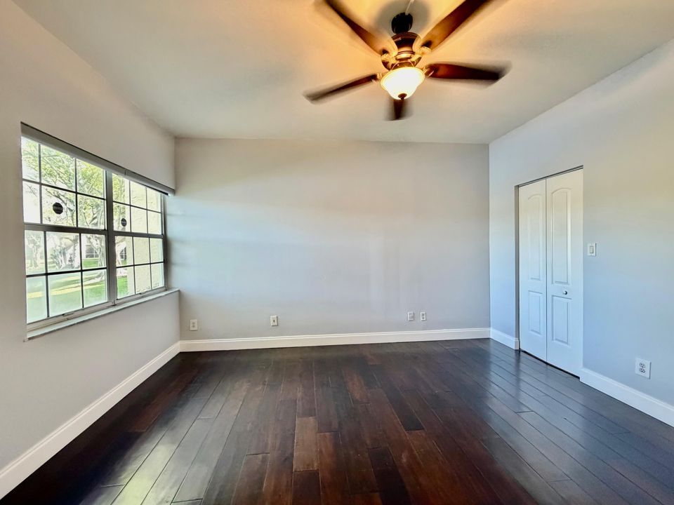 В аренду: $1,950 (2 спален, 2 ванн, 891 Квадратных фут)