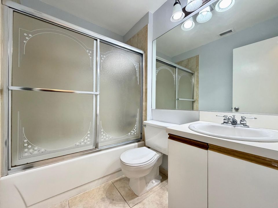 В аренду: $1,950 (2 спален, 2 ванн, 891 Квадратных фут)