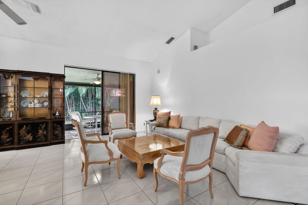 For Sale: $315,000 (2 beds, 2 baths, 1657 Square Feet)