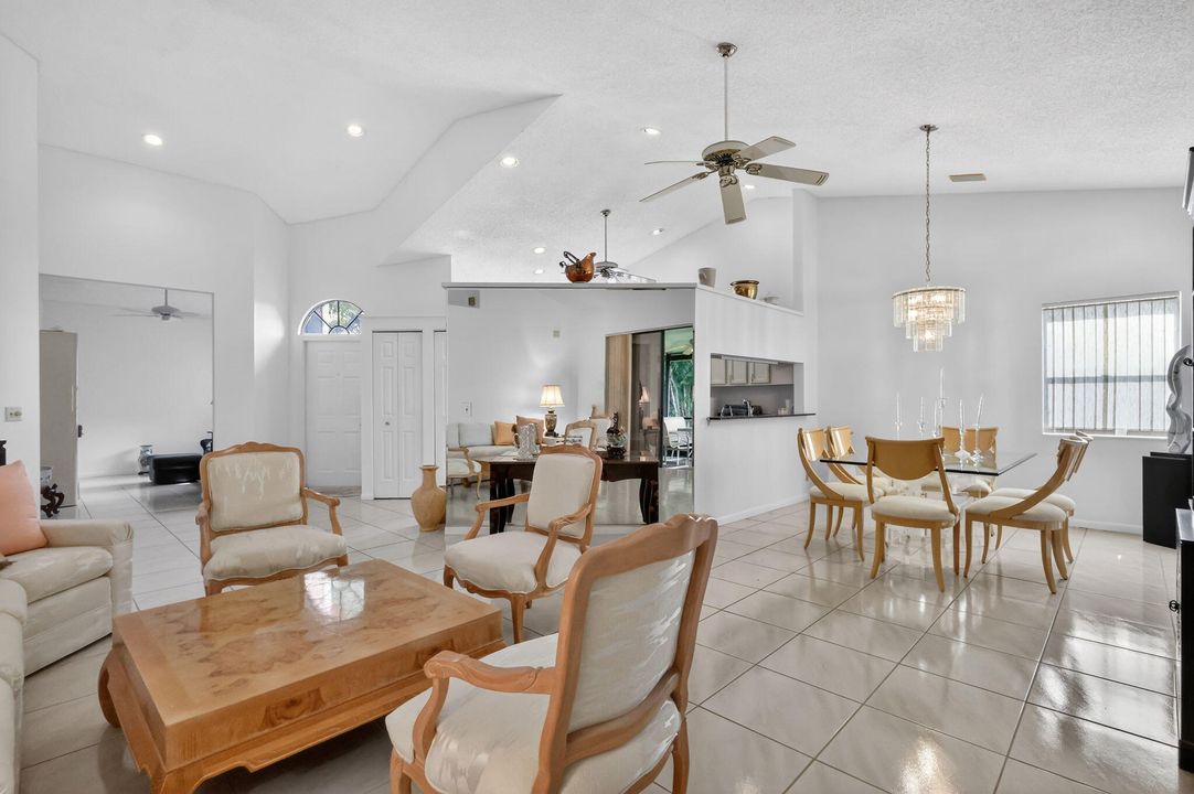 For Sale: $315,000 (2 beds, 2 baths, 1657 Square Feet)