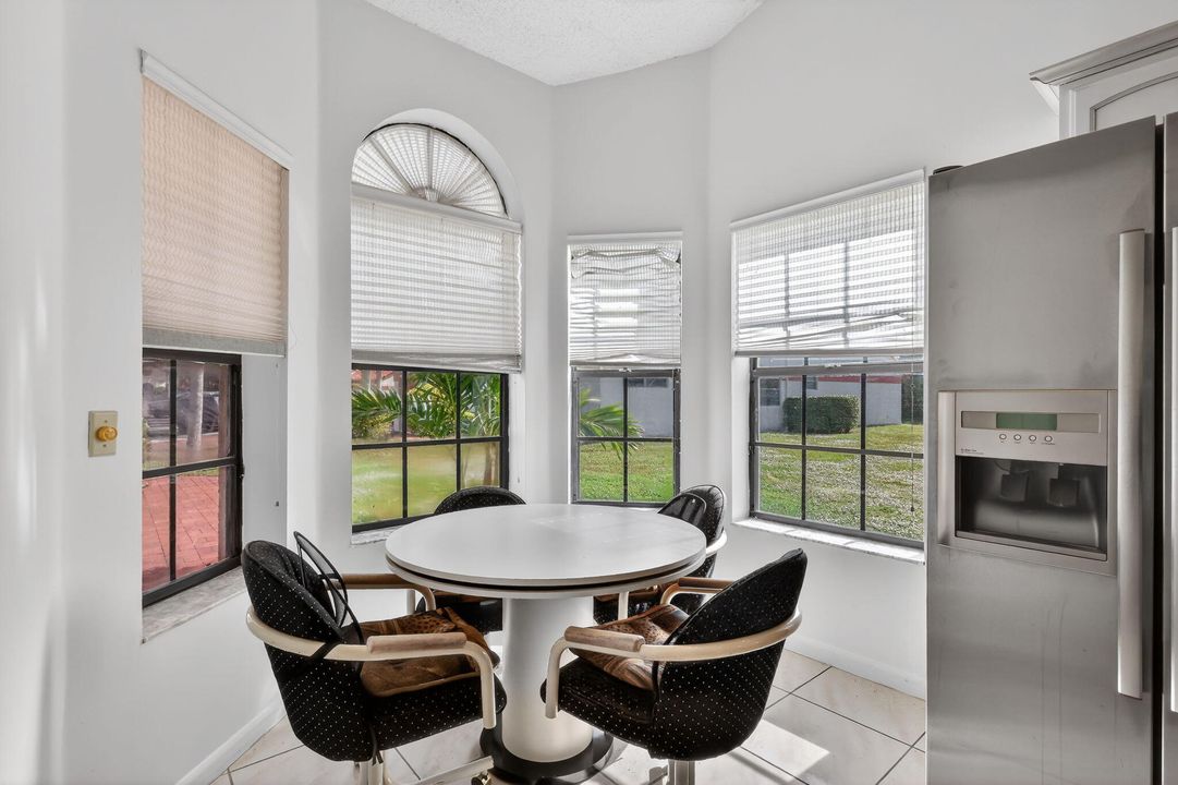 For Sale: $315,000 (2 beds, 2 baths, 1657 Square Feet)