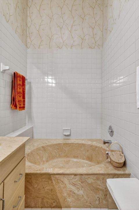 For Sale: $315,000 (2 beds, 2 baths, 1657 Square Feet)