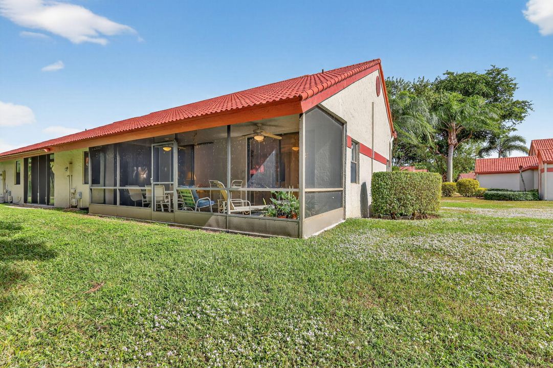 For Sale: $315,000 (2 beds, 2 baths, 1657 Square Feet)