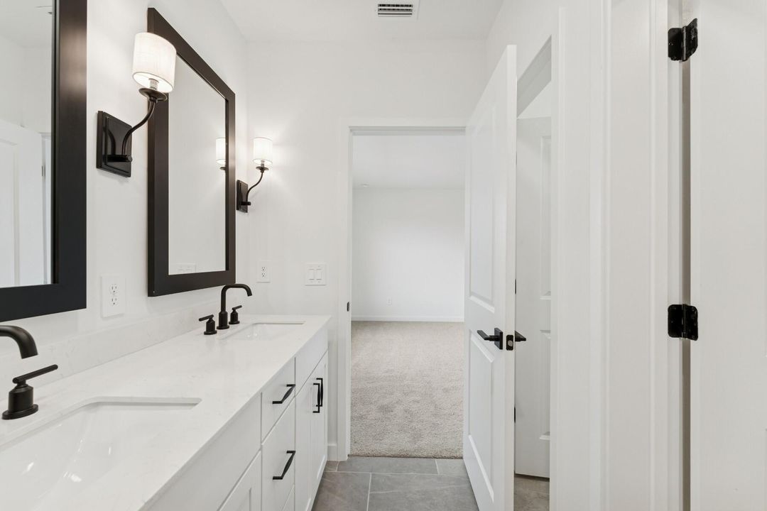 For Sale: $379,995 (3 beds, 2 baths, 1985 Square Feet)