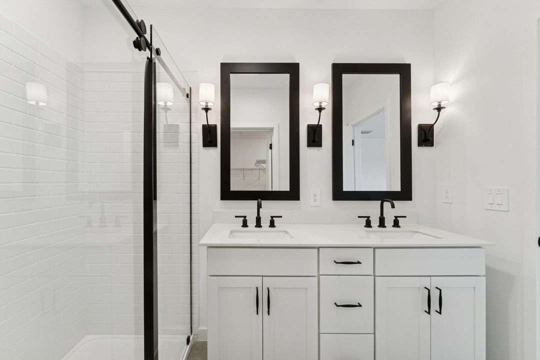 For Sale: $379,995 (3 beds, 2 baths, 1985 Square Feet)