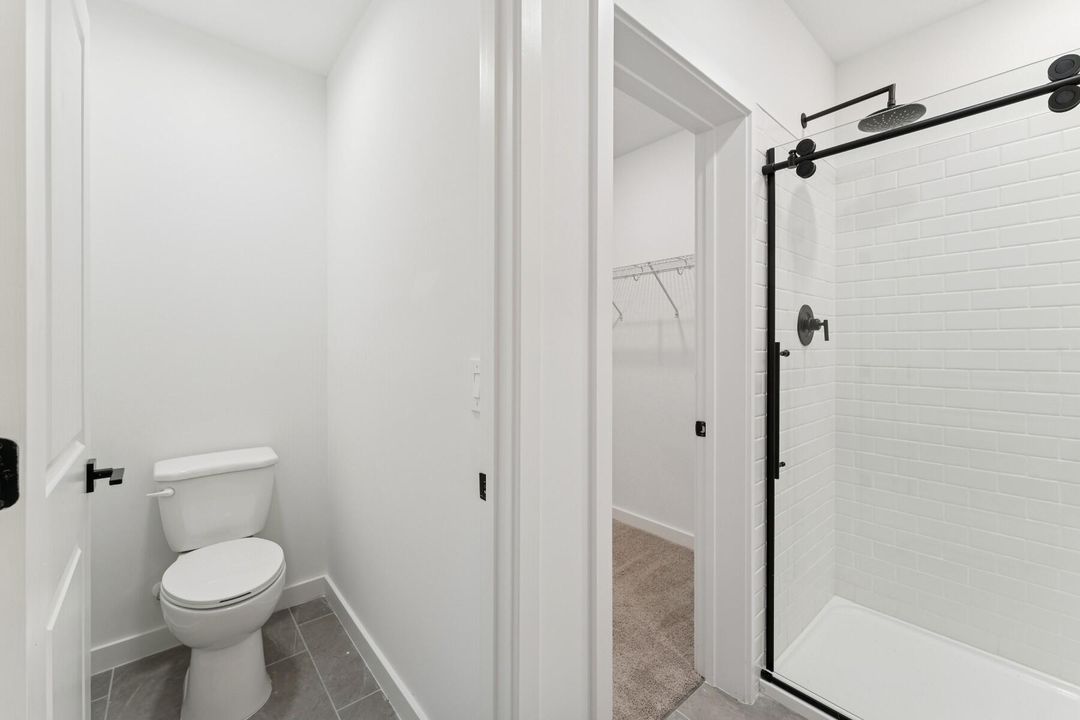 For Sale: $379,995 (3 beds, 2 baths, 1985 Square Feet)