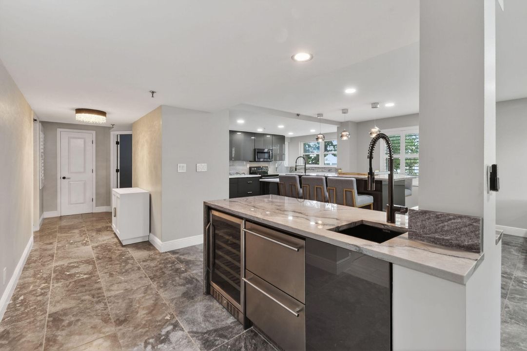 For Rent: $6,000 (2 beds, 2 baths, 2011 Square Feet)