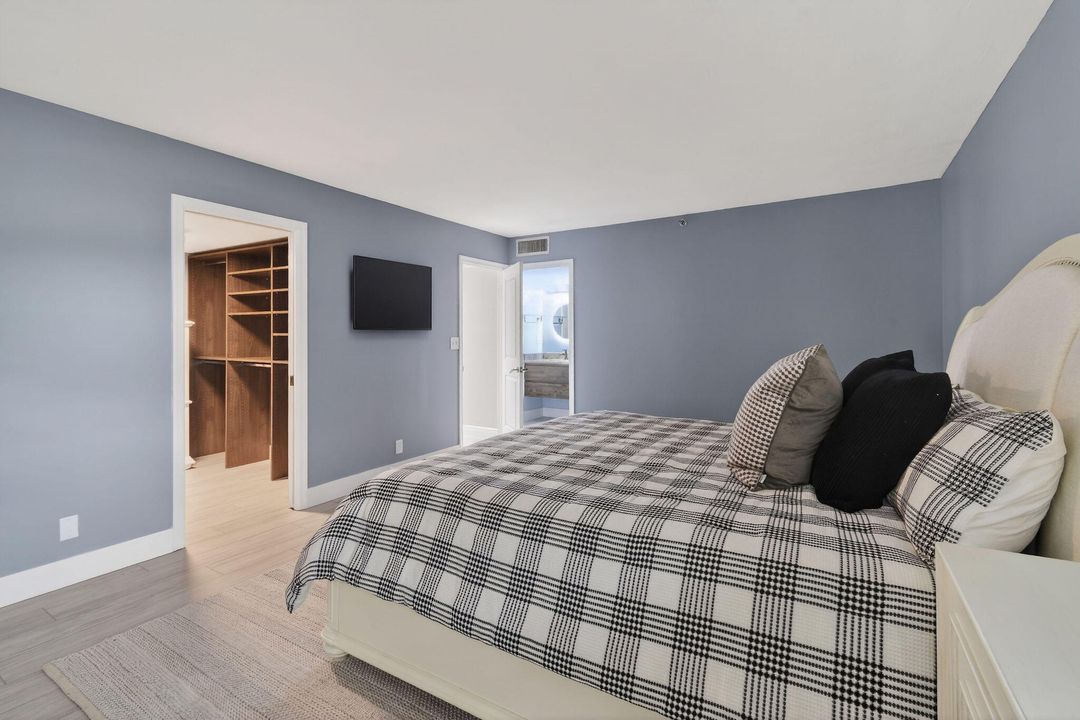 For Rent: $6,000 (2 beds, 2 baths, 2011 Square Feet)