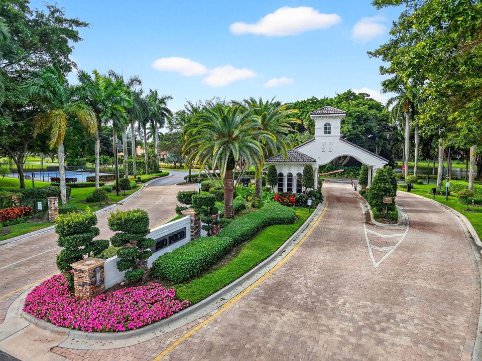 For Sale: $2,399,000 (4 beds, 3 baths, 3386 Square Feet)