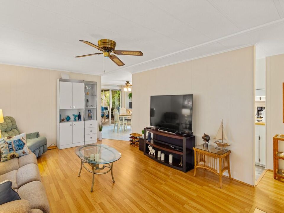 En Venta: $84,000 (2 camas, 2 baños, 1350 Pies cuadrados)