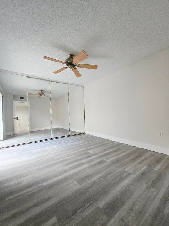 На продажу: $329,900 (3 спален, 3 ванн, 1488 Квадратных фут)