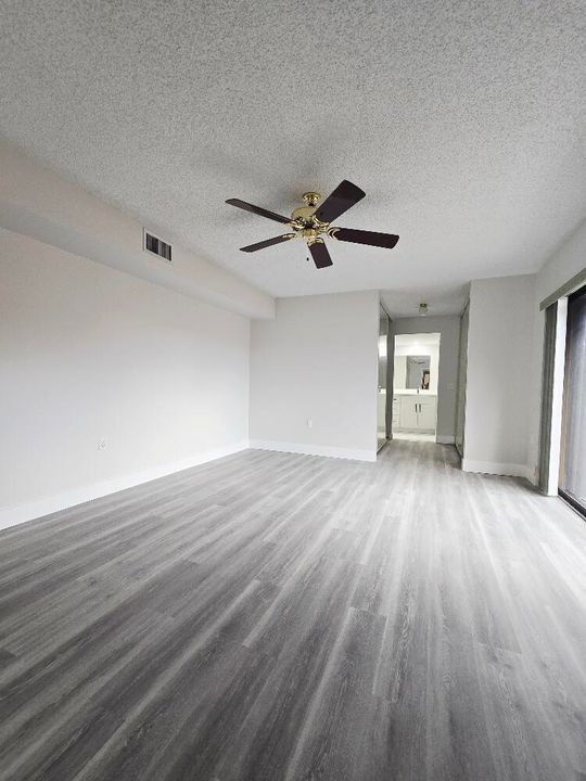 На продажу: $329,900 (3 спален, 3 ванн, 1488 Квадратных фут)