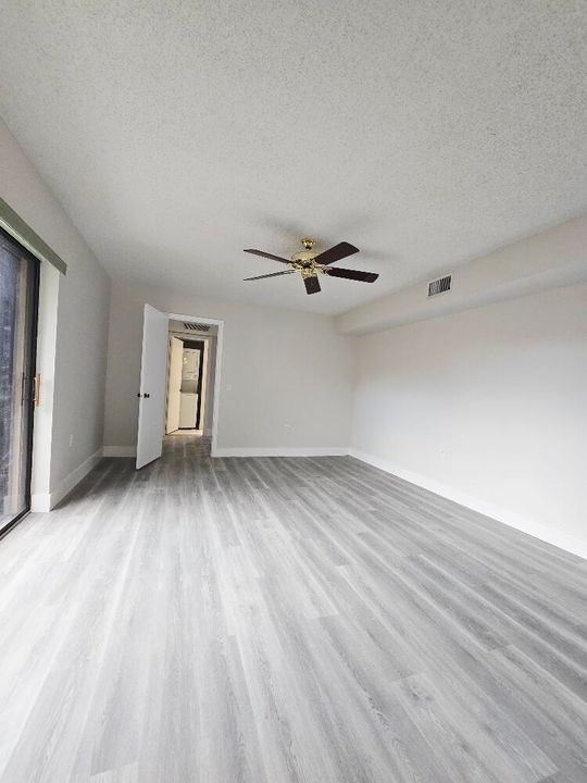 На продажу: $329,900 (3 спален, 3 ванн, 1488 Квадратных фут)