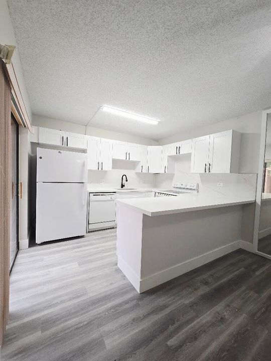 На продажу: $329,900 (3 спален, 3 ванн, 1488 Квадратных фут)