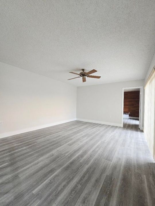 На продажу: $329,900 (3 спален, 3 ванн, 1488 Квадратных фут)