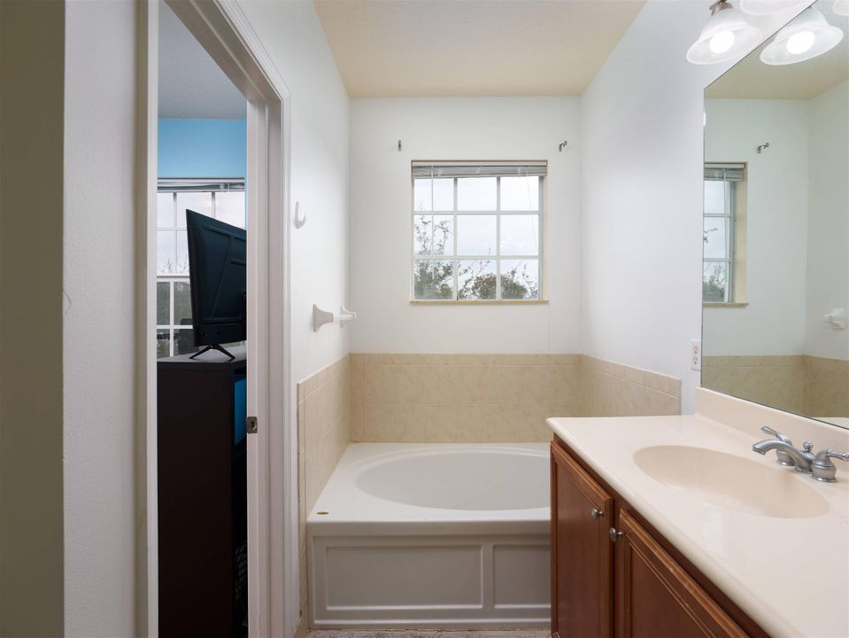 待售: $500,000 (2 贝兹, 2 浴室, 1597 平方英尺)