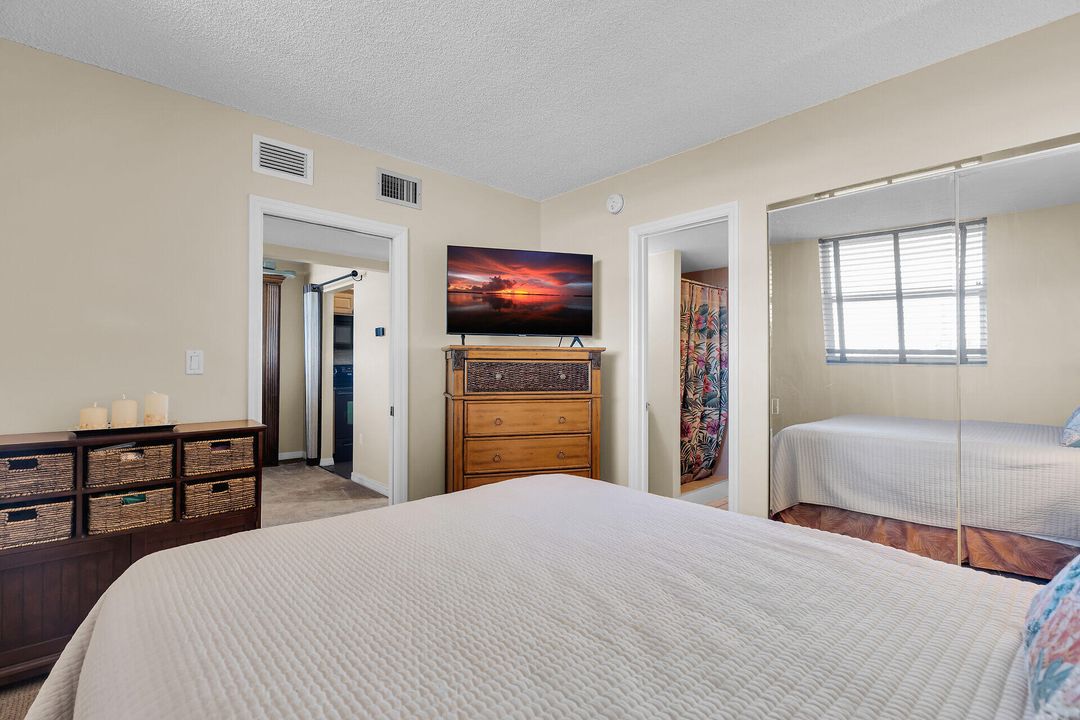 На продажу: $649,000 (2 спален, 2 ванн, 853 Квадратных фут)