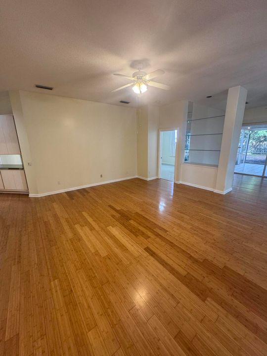 В аренду: $3,500 (3 спален, 2 ванн, 1968 Квадратных фут)