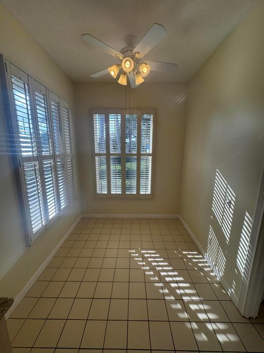 В аренду: $3,500 (3 спален, 2 ванн, 1968 Квадратных фут)