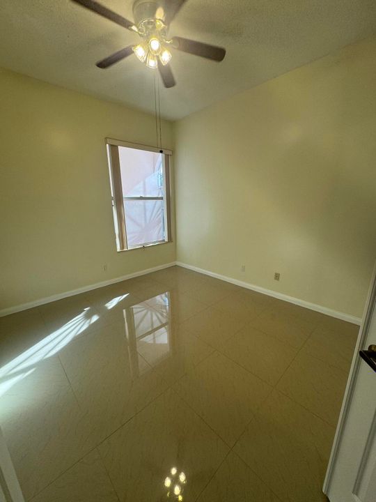 В аренду: $3,500 (3 спален, 2 ванн, 1968 Квадратных фут)