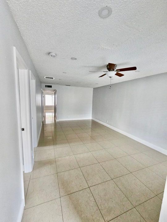 В аренду: $2,800 (3 спален, 2 ванн, 1325 Квадратных фут)