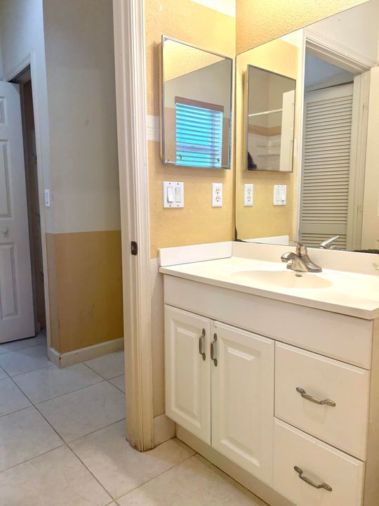 For Rent: $3,000 (3 beds, 2 baths, 1423 Square Feet)