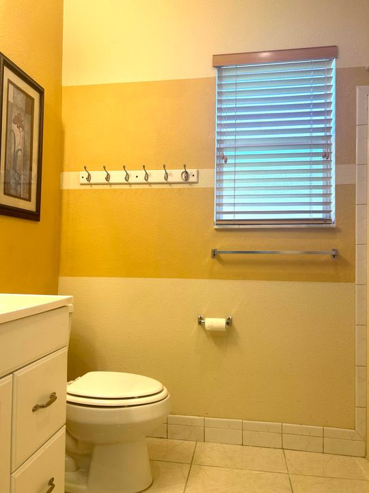 For Rent: $3,000 (3 beds, 2 baths, 1423 Square Feet)